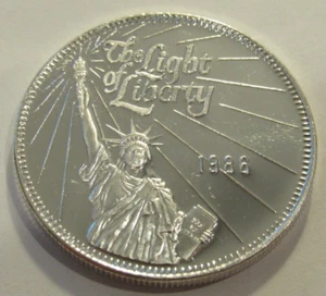 1986 Statue of Liberty Centennial 1 Troy Oz. .999 Fine Silver Round - Picture 1 of 2