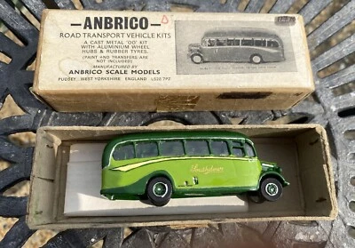 Anbrico Bus Kit No 11 The Duple Bedford OB 1945 Vista Coach Southdown 1984 - Image 1 of 4