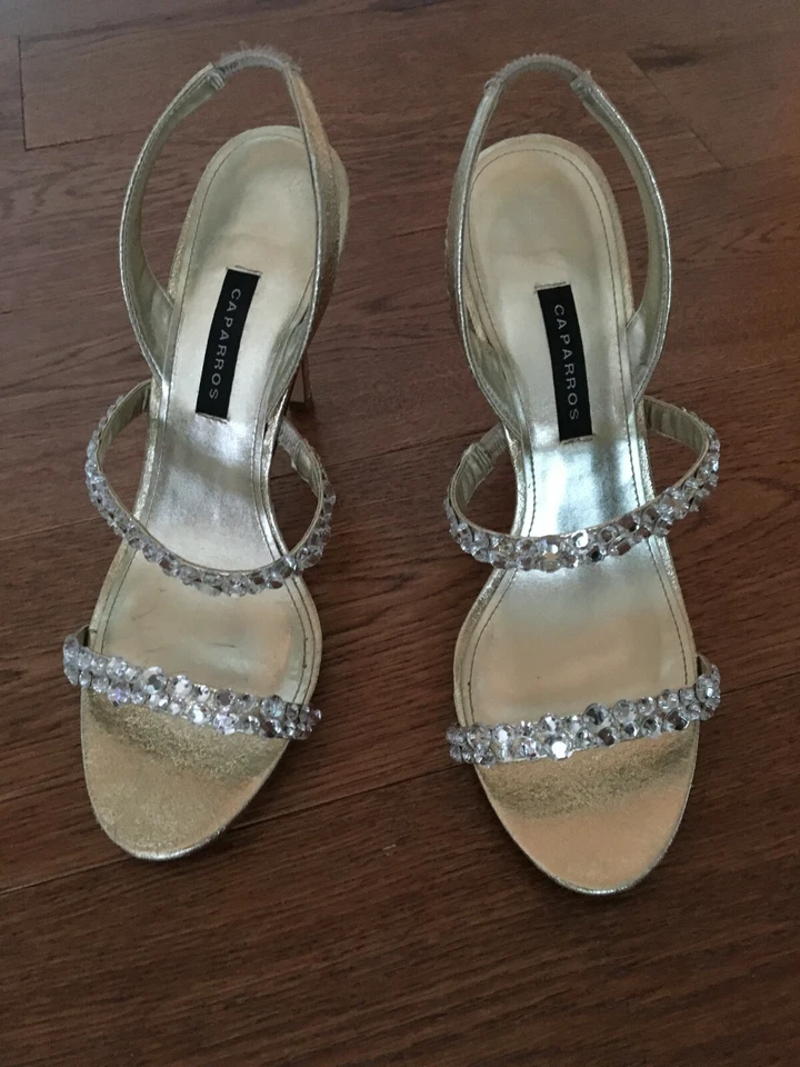 Sandalias metálicas doradas para ocasiones especiales talla 6,5 usadas  Foto 1 de 4