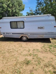 caravan - Picture 1 of 9