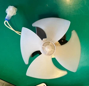 Whirlpool/SMEG SRA20X1 Kühl- & Gefrierschrank Ventilator und Motor - Bild 1 von 6