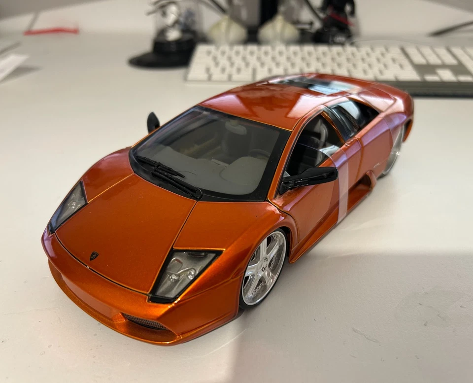 Lamborghini Murcielago 1:18 Maisto Playerz Modelo de Coche Diecast, Naranja Metálico Nuevo Foto 1 de 4