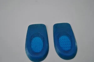 Gel insole Blue in color Small For heel Relief - Picture 1 of 8