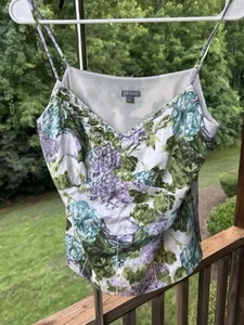 Floral Seide Ann Taylor Cami Tank Top, komplett gefüttert, Spaghettiträger, Rüschen - Bild 1 von 23