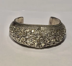 Vintage Chinesisches Silber Floral Repoussed Armband Manschette  - Bild 1 von 11