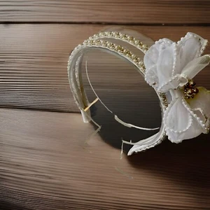 Elegant White Headband - Picture 1 of 4