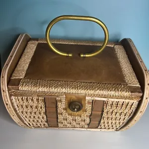 Vtg Singer Wicker Sewing Box With Lots Of Notions Wood Plastic Tray Japan Thread - Picture 1 of 24