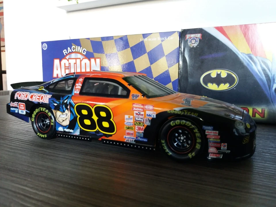 1/24 NASCAR modellino metallo Dale Jarrett #88 Batman 1998 - Immagine 1 di 4
