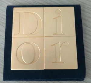 Specchio Dior Compact Gold Tone Logo Goffrato Slide Usato Ma Buone Condizioni Giappone - Foto 1 di 6