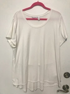 Flattering Isaac Mizrahi Live White Short Sleeve Tunic. Flared Back Seam. Sz. XL - Picture 1 of 4
