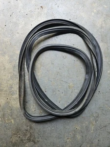  97-01 TOYOTA CAMRY 4DR SEDAN TRUNK RUBBER SEAL WEATHERSTRIP OEM - Picture 1 of 2