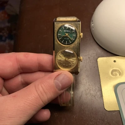 Bette O. Deluxe Retro Dual Display Women's Manual Wind Wristwatch - Image 1 of 4