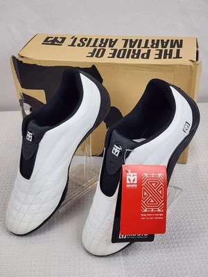 Sapatos de Taekwondo MOOTO WINGS Dois Tons Tamanho 6 (Branco e Preto) Novo - Imagem 1 de 4