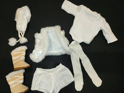 American Girl ~ WINTRY WEEKEN OUTFIT ~ RETIRED ~ - Image 1 of 4