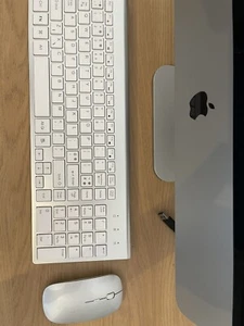 apple mac - Picture 1 of 3