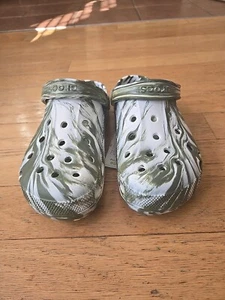 CROCS Baya Marbled Clog Army Green Unisex M10 / W12 206953-309 - Picture 1 of 9