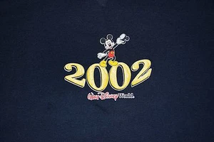 Camiseta Mickey Mouse 2002 talla XL negra cuello Vee Walt Disney World para mujer - Imagen 1 de 4