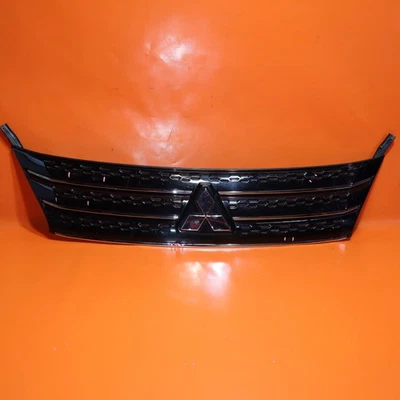 MITSUBISHI OUTLANDER GRILLE 2022 2023 62310W120P OEM - Image 1 of 4