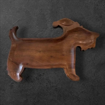 Tablero de charcutería Scottie Dog de The Company Store, tablero de queso de madera maciza Foto 1 de 4