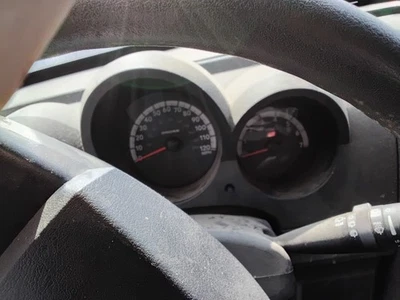 Dodge Nitro OE 2011 velocímetro calibre grupo 131 k millas Foto 1 de 4