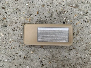 Bmw E46 3 Serie 97-06 Guidatore Anteriore Fuori Produzione Interno Vanità Marrone Chiaro Beige - Foto 1 di 10