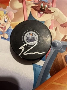 Ryan Nugent Hopkins Signed Autographed Edmonton Oilers Logo Puck - Picture 1 of 3