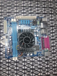 Gigabyte GA-E350N-USB3 / GA-E350N WIN8 AMD E350 DDR3 ITX DDR3 scheda madre - Foto 1 di 4