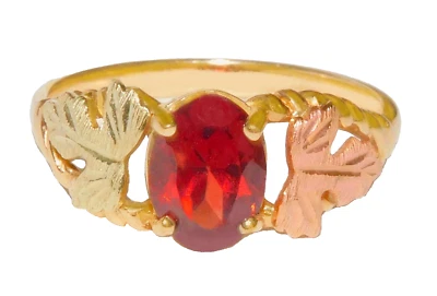 Anillo Black Hills Oro 10k Hojas Granate Talla 8 Foto 1 de 4