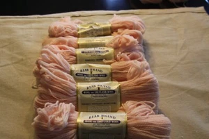Lote de 6 madejas rosadas de 2 onzas de lana y lana Shetland marca Bear hechas en EE. UU. - Imagen 1 de 3