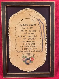 Lila VOLKSKUNST handgenäht-gestickt SAMPLER Sarah 1893 Kreuzstich - Bild 1 von 10