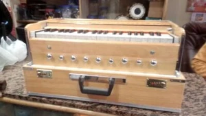 Special 9-Stopper Portable Harmonium – Cream Color – Folding Design – 440 Hz - Picture 1 of 3