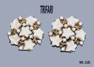 Crown Trifari , coppia di orecchini "White Flower collection 1955" - Foto 1 di 2