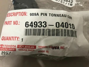 Pin de refuerzo delantero para caja de camioneta Toyota OEM 2016-2019 Tacoma 64933-04010 - Imagen 1 de 3