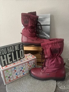 Coach salbeigrot/burgund Schnürstiefel Logo-Patch Schneestiefel US 7B Euro 37 gebraucht gebraucht, in einwandfreiem Zustand - Bild 1 von 20