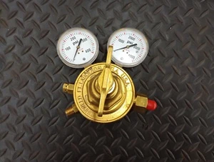 Regulador de oxígeno Uniweld RV8010-3 NUEVO EN CAJA - Imagen 1 de 8