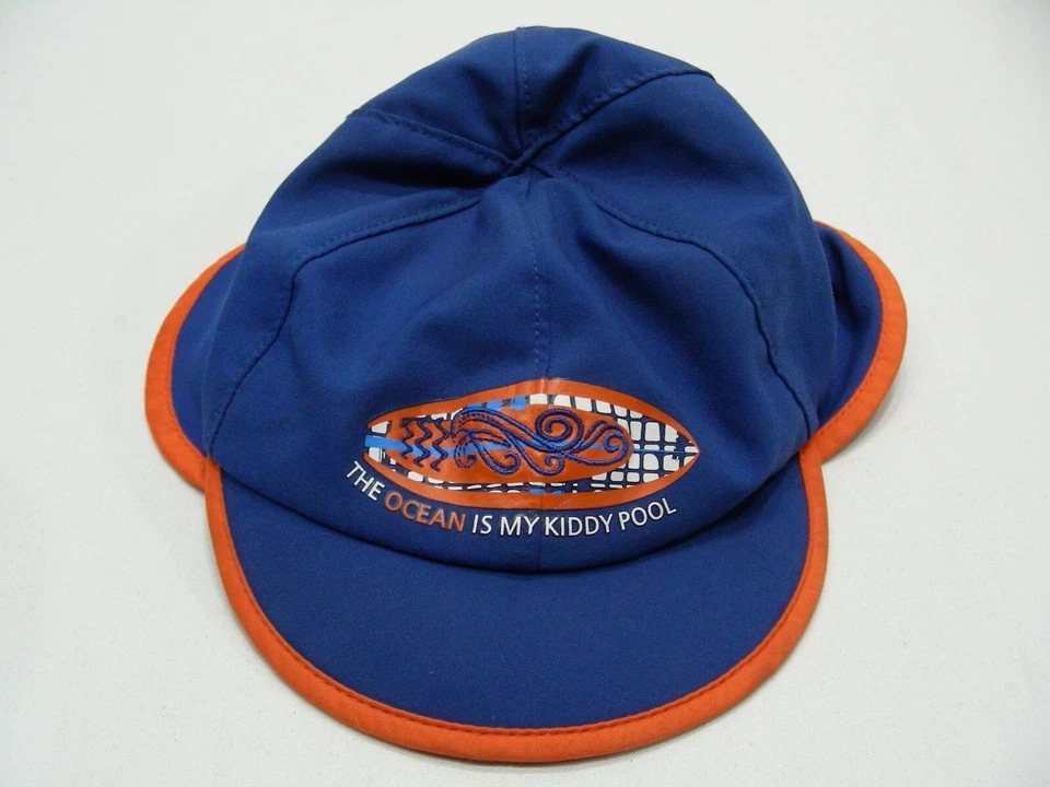 THE OCEAN IS MY KIDDIE POOL - REI - ¡Gorra para el sol talla 6-12M con solapa para el cuello! Foto 1 de 4