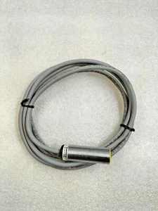 TURCK B17-M18-AD4X PROXIMITY SWITCH SENSOR - Picture 1 of 4