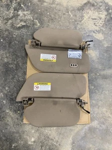 02-05 Ford Excursion Left Right Tan Sun Visor with Homelink Pair Set Oem Used - Bild 1 von 15