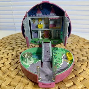 Vintage 1992 Polly Pocket Bluebird Heart Castle Playset Toy Compact - Picture 1 of 9