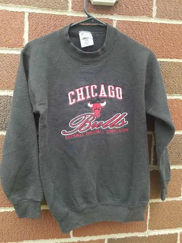 Vintage Chicago Bulls NBA Spell Out Pro Player USA Black Sweater Mens Small Cover