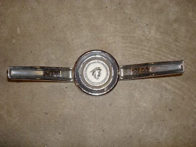 1965 ORIGINAL MERCURY COMET CALIENTE HORN BUTTON CENTER RING 289 - Image 1 of 2