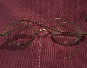 Vintage Spectacles - Picture 1 of 7