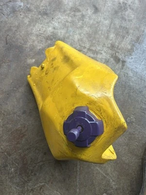 Tanque de gasolina Suzuki RM80 1992 - Imagem 1 de 4