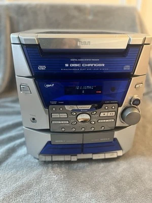 RCA Digital Audio System RS2611, Dual Deck, 5 Disc Changer - Image 1 of 4