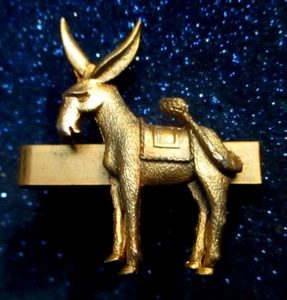 VINTAGE 1960'S DEMOCRATIC PARTY DONKEY GILT TIE CLIP - Picture 1 of 3
