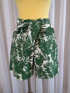 Talbots Women's Size 4 Shorts Green Floral Tropical Prints Tie Belt Waist - Picture 1 of 8