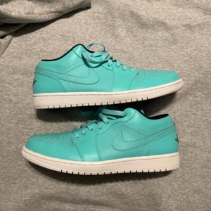 Nike Air Jordan 1 Retro Low HYPER TURQUOISE 2015 553558-304 sz 11.5 Men - Picture 1 of 6