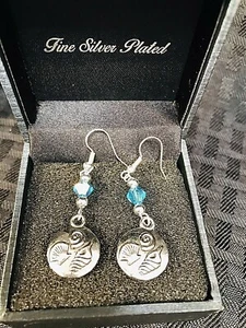 Pendientes de gancho Ocean Beach Sea Shell con colgantes azules en caja de regalo ganchos de plata 939O - Imagen 1 de 7