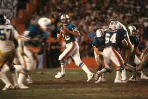 Football Miami Dolphins Don Strock In Action Vs Chargers 1982 OLD PHOTO