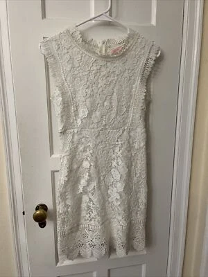 Mini Vestido Boutique Encaje Blanco Forrado Pequeño Evento Nupcial HOCO NUEVO SIN ETIQUETAS Foto 1 de 4